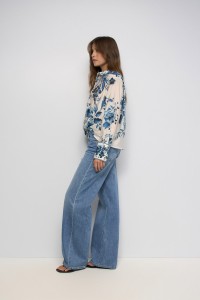 BLOUSE MET BLOEMENMOTIEF