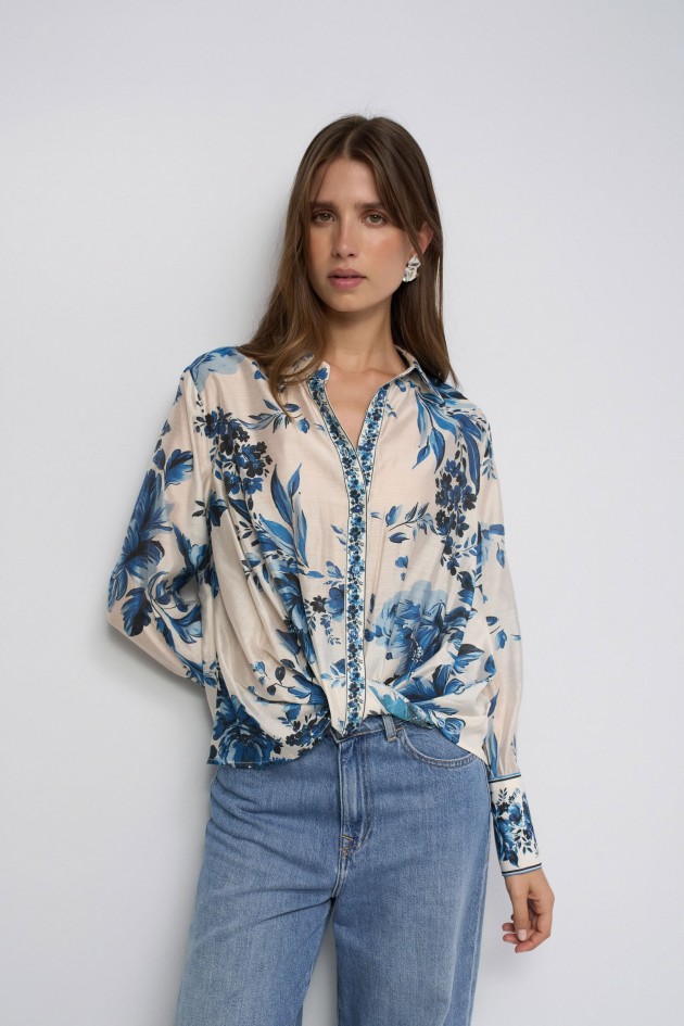 BLUSA CON ESTAMPADO FLORAL
