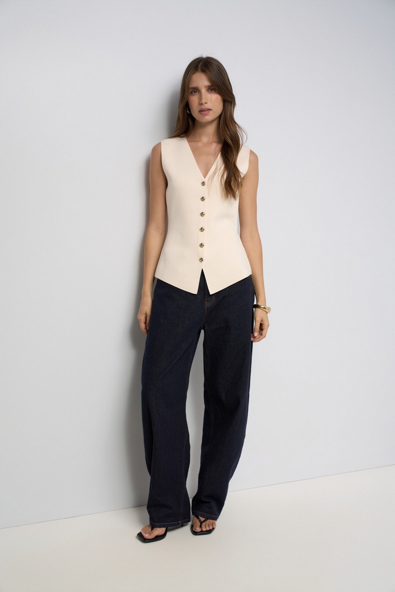 WAISTCOAT IN KNIT