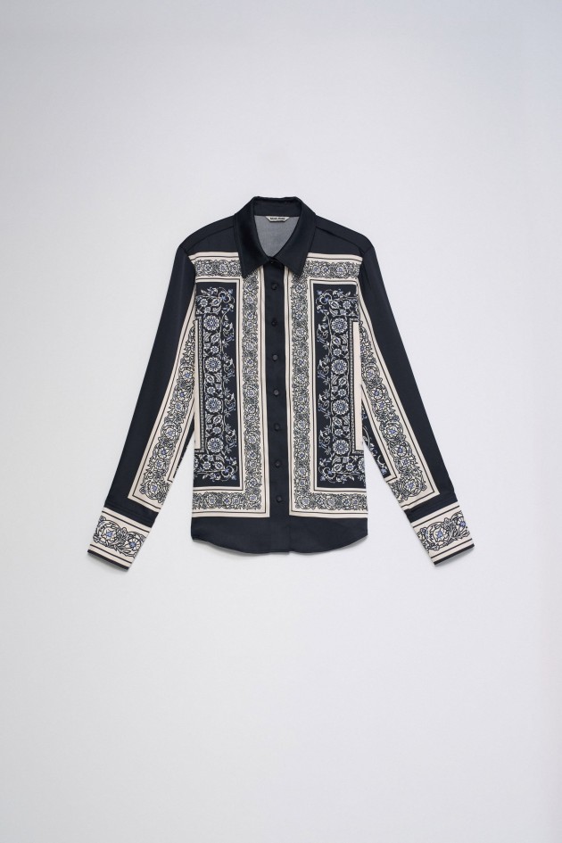 CAMISA COM PADRÃO