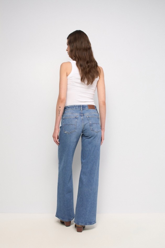 LOW RISE WIDE JEANS