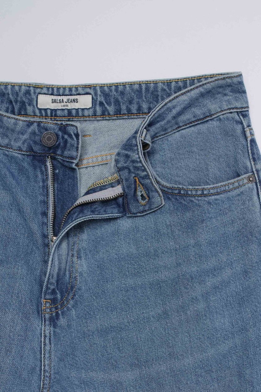 LOOSE FIT JEANS