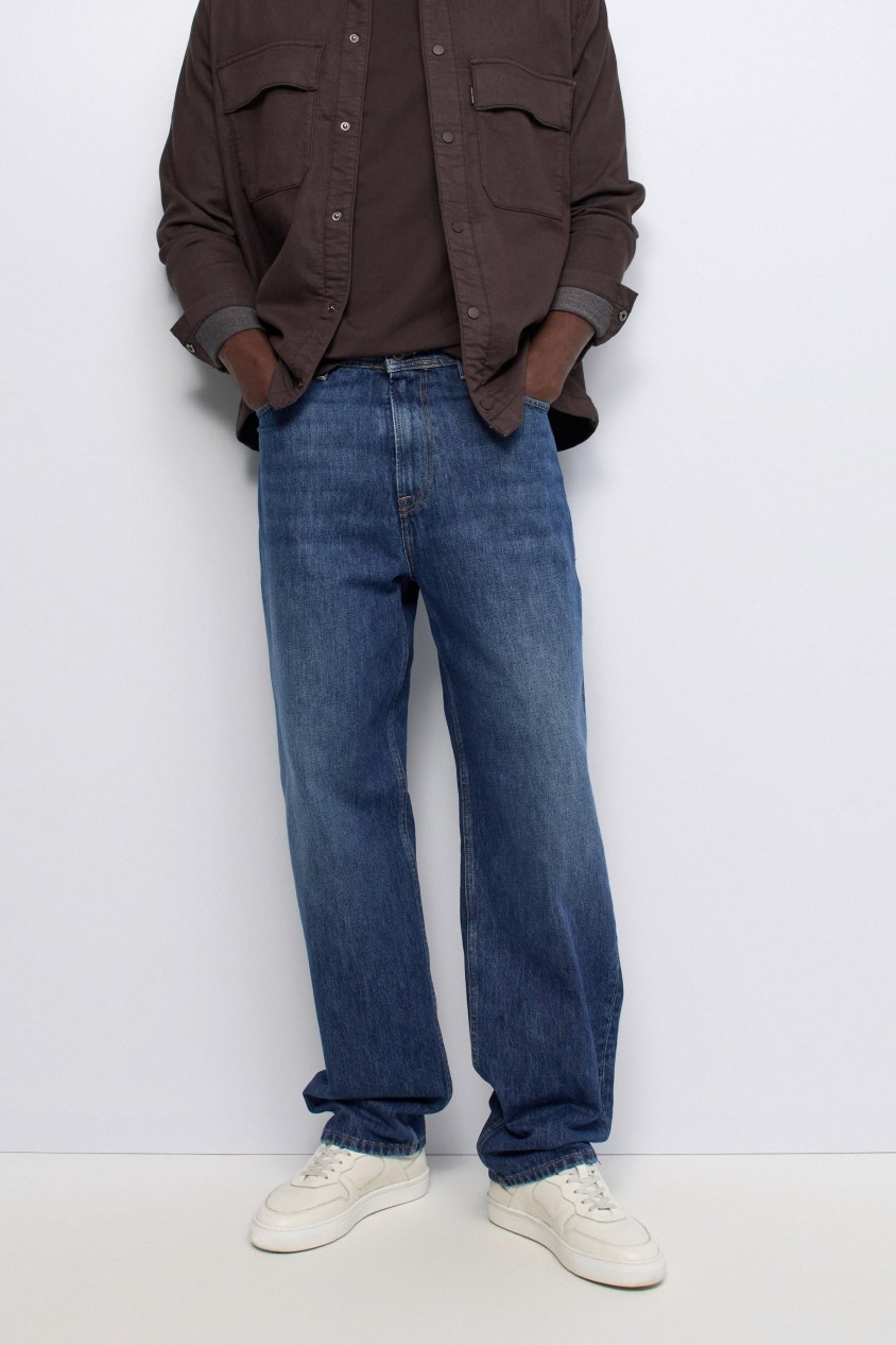 LOOSE FIT JEANS
