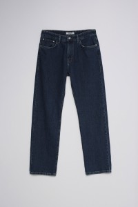 STRAIGHT FIT JEANS