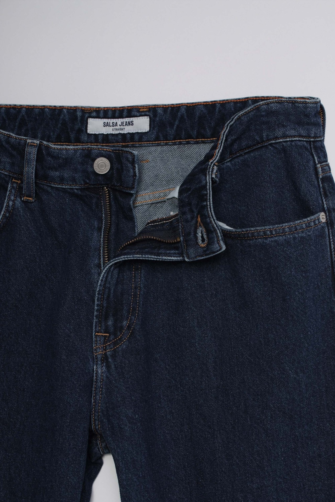 STRAIGHT FIT JEANS