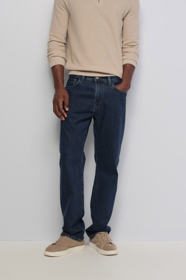STRAIGHT FIT JEANS