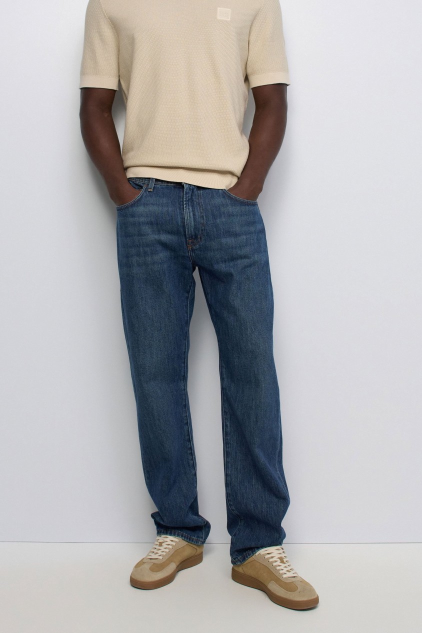 STRAIGHT FIT JEANS