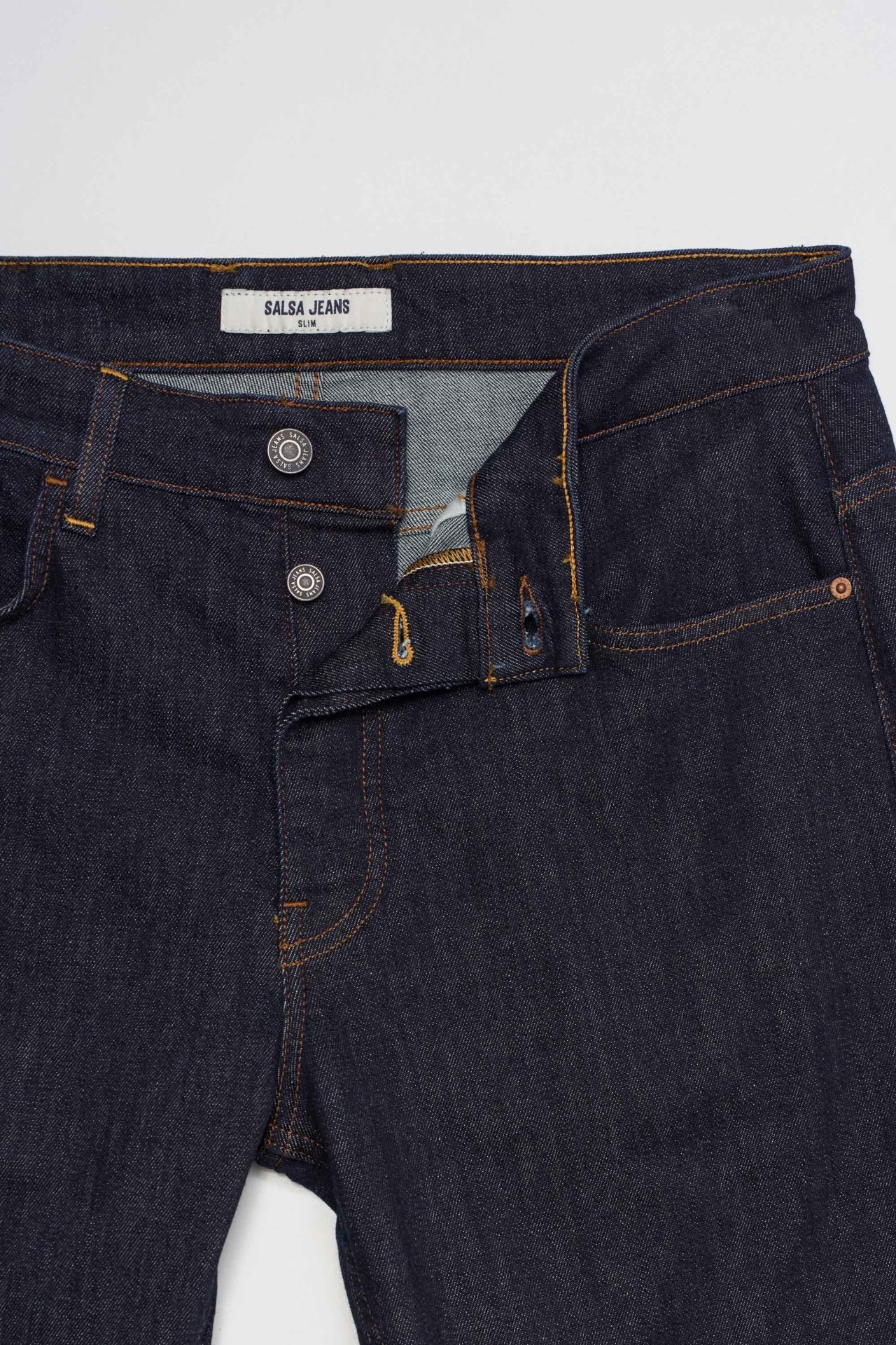 SLIM-FIT-JEANS