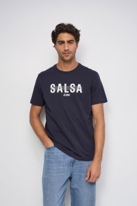 T-SHIRT MIT BRANDING