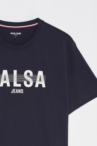 T-SHIRT MIT BRANDING