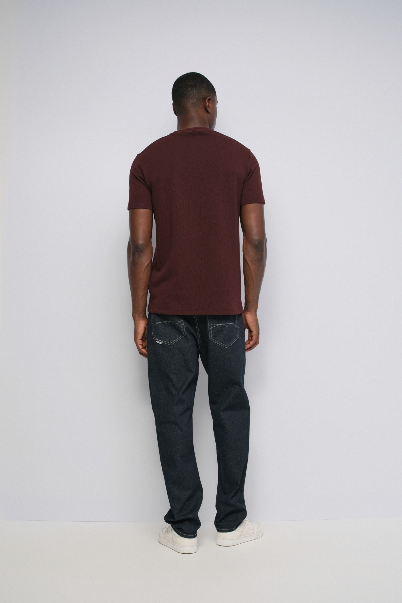 T-SHIRT STRUKTURIERT