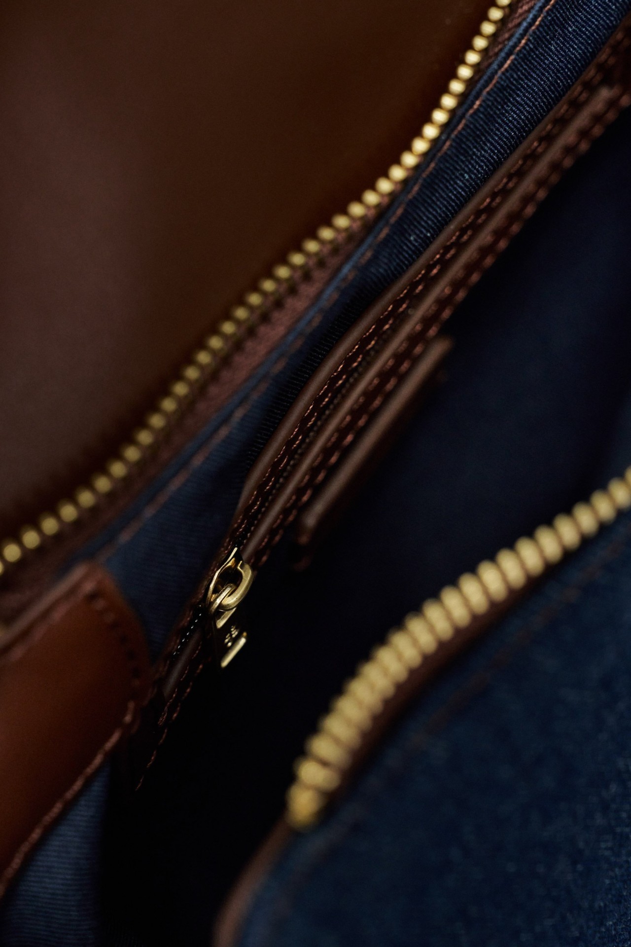 BOLSO DE HOMBRO DE DENIM E POLIPELE
