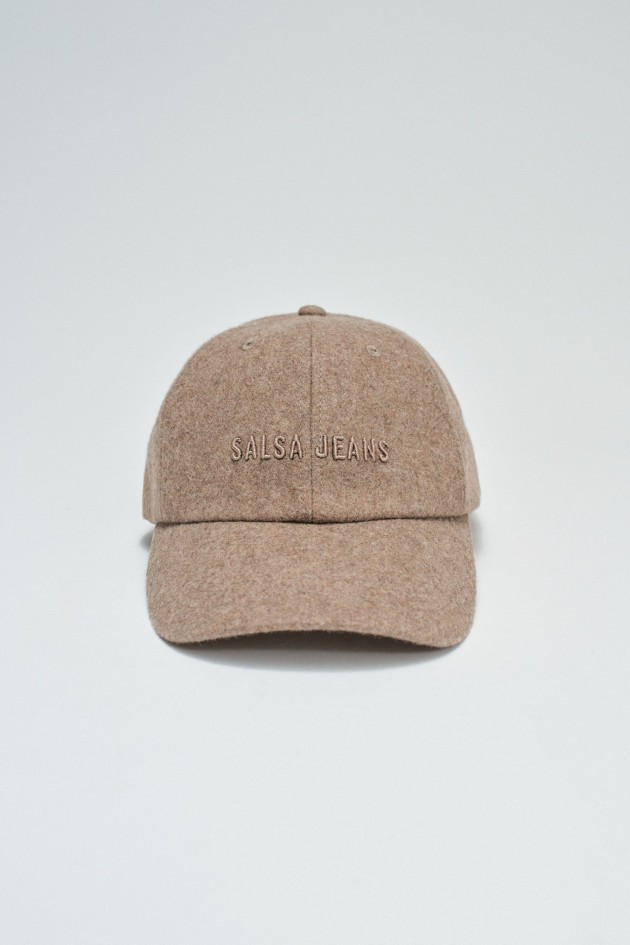 CAP WITH WOOL