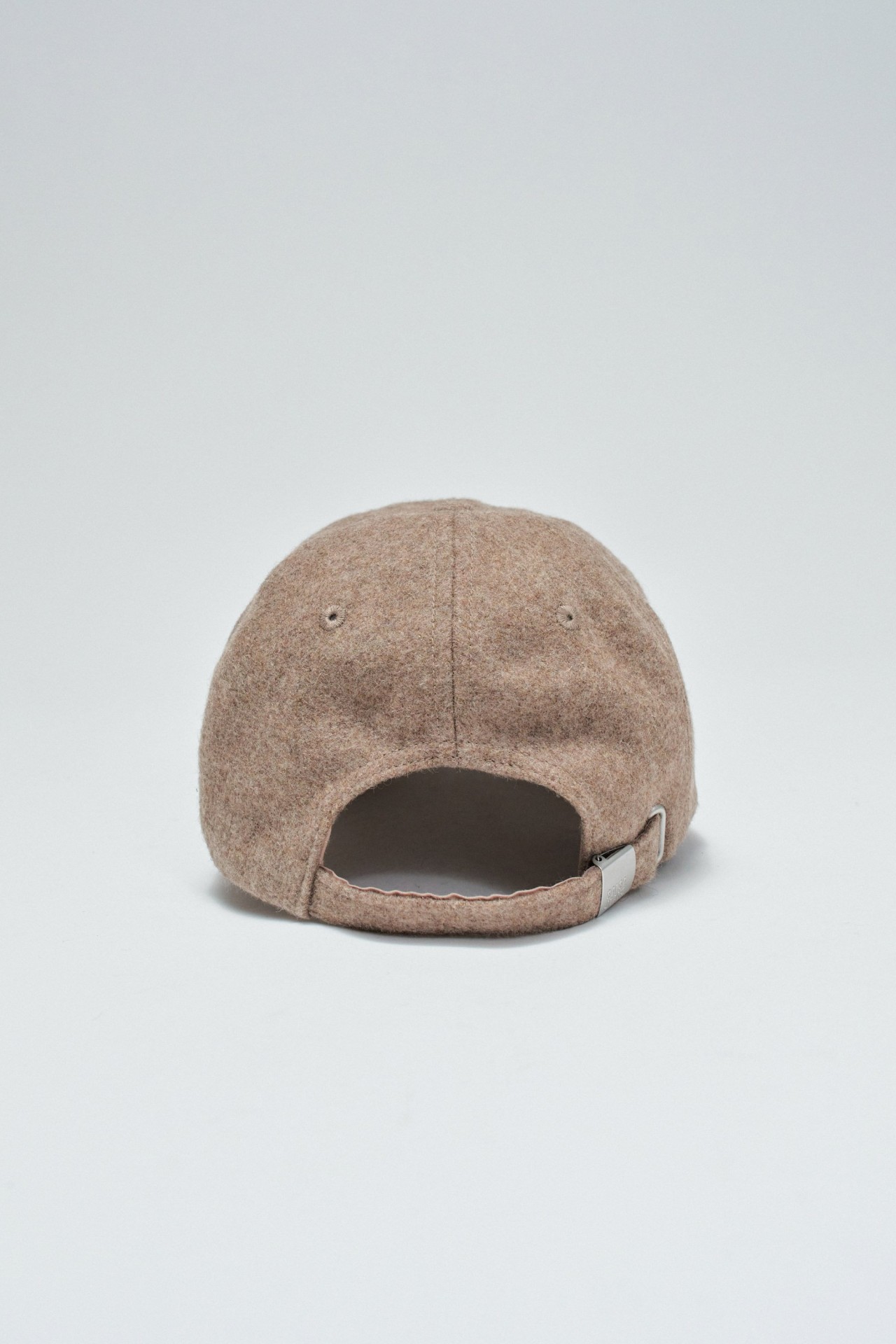 CAP WITH WOOL