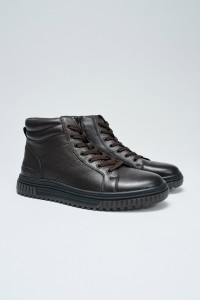 SNEAKER AUS LEDER