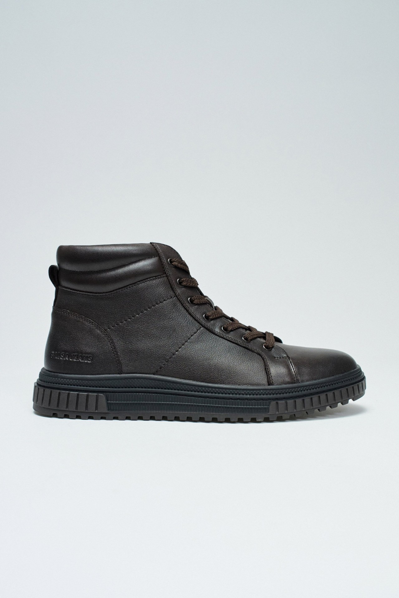 SNEAKER AUS LEDER