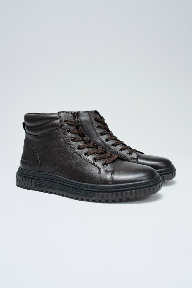 SNEAKER AUS LEDER