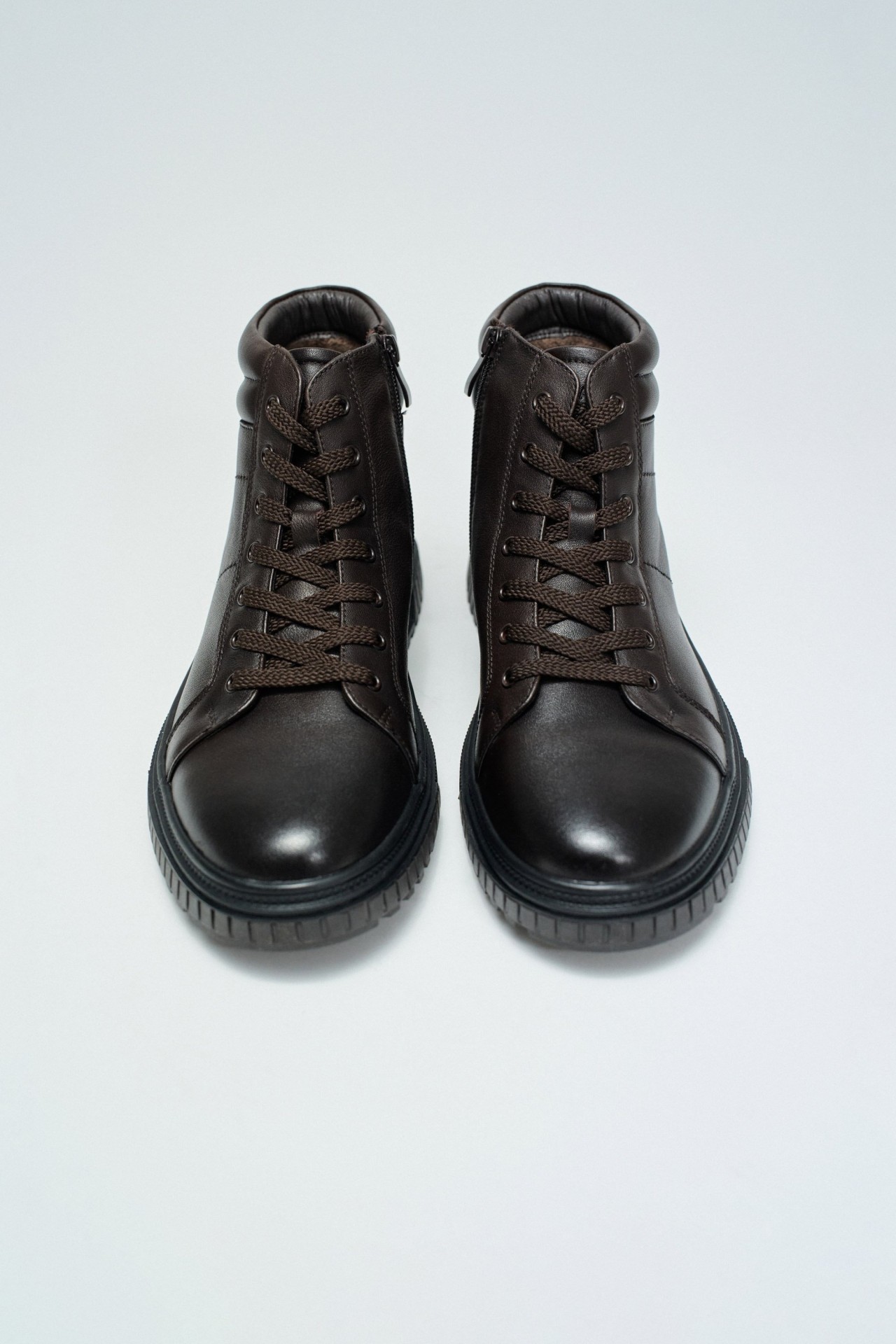 SNEAKER AUS LEDER