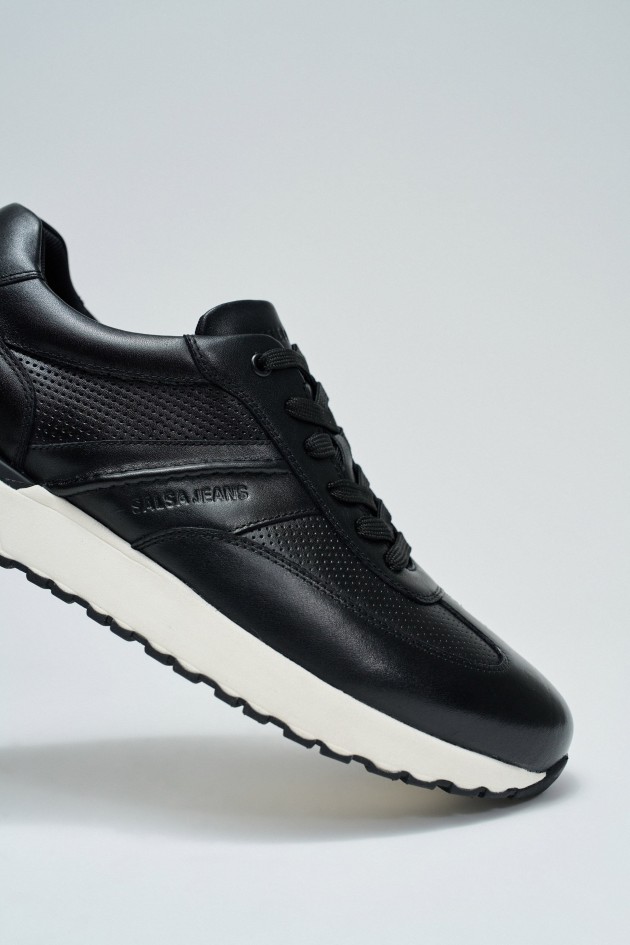 SNEAKER AUS LEDER