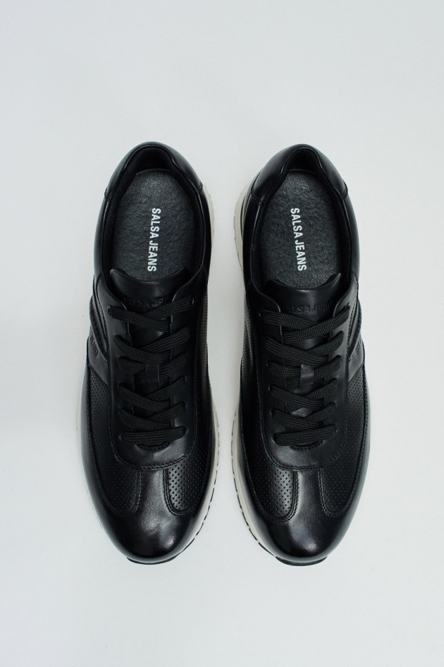 SNEAKER AUS LEDER