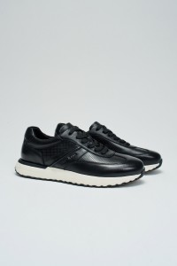 SNEAKER AUS LEDER