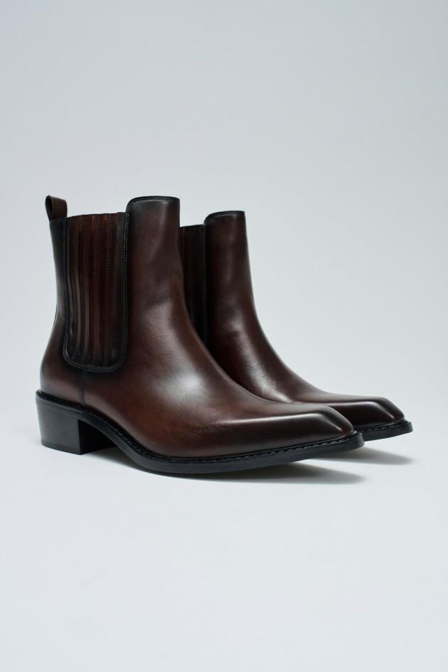BOTAS DE CUERO