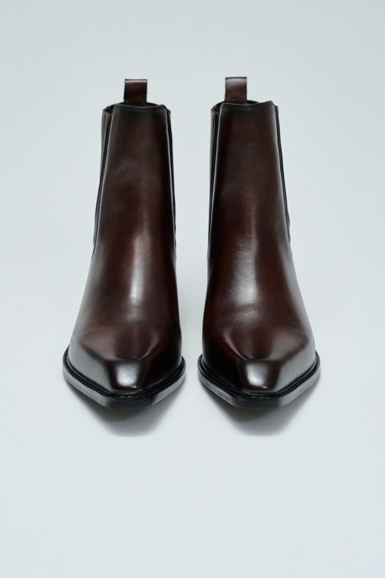 BOTAS DE CUERO
