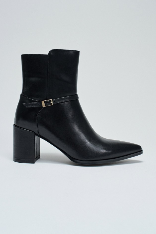 BOTAS DE CUERO