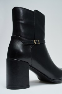 BOTAS DE CUERO