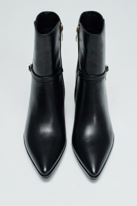 BOTAS DE CUERO