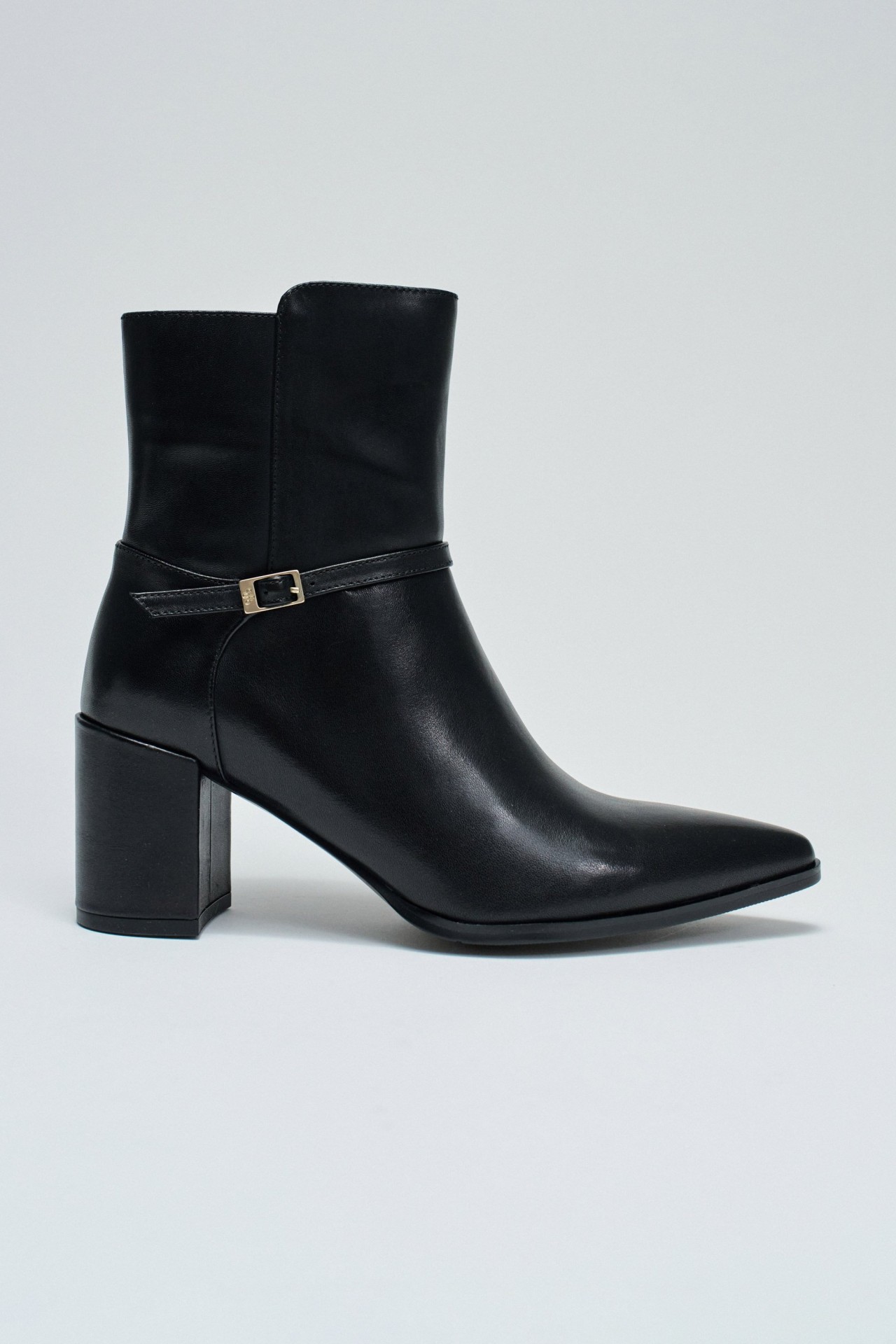 BOTAS DE CUERO