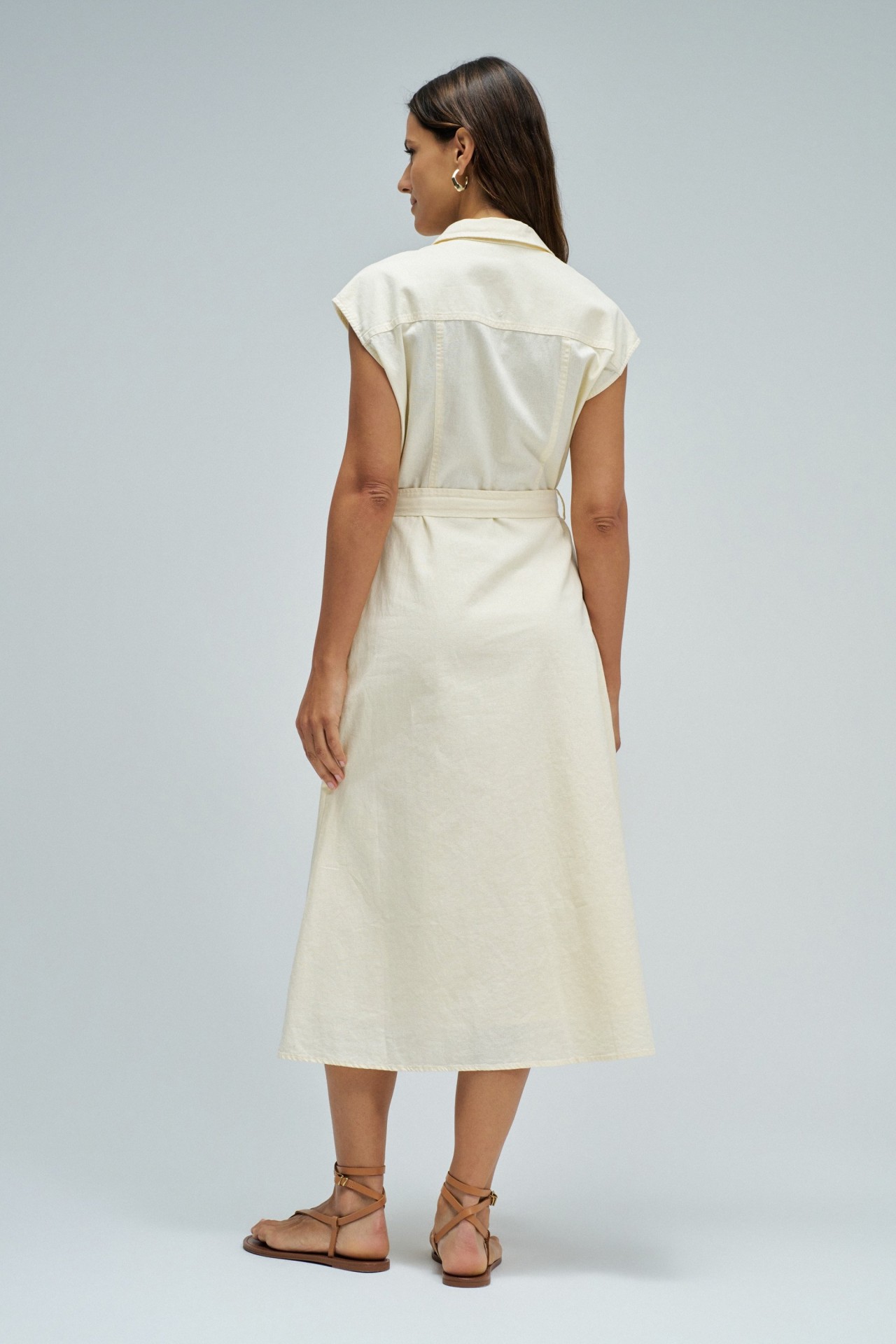 VESTIDO MIDI COM LINHO
