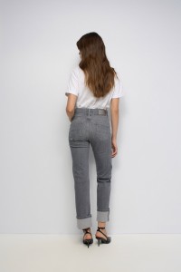 SECRET PUSH IN STRAIGHT JEANS SECRET PUSH IN STRAIGHT JEANS