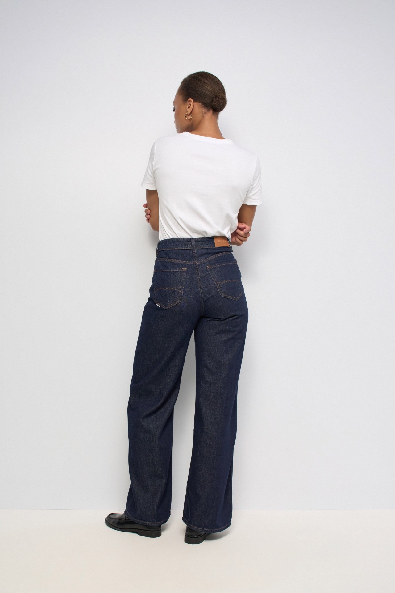 WIDE LEG JEANS