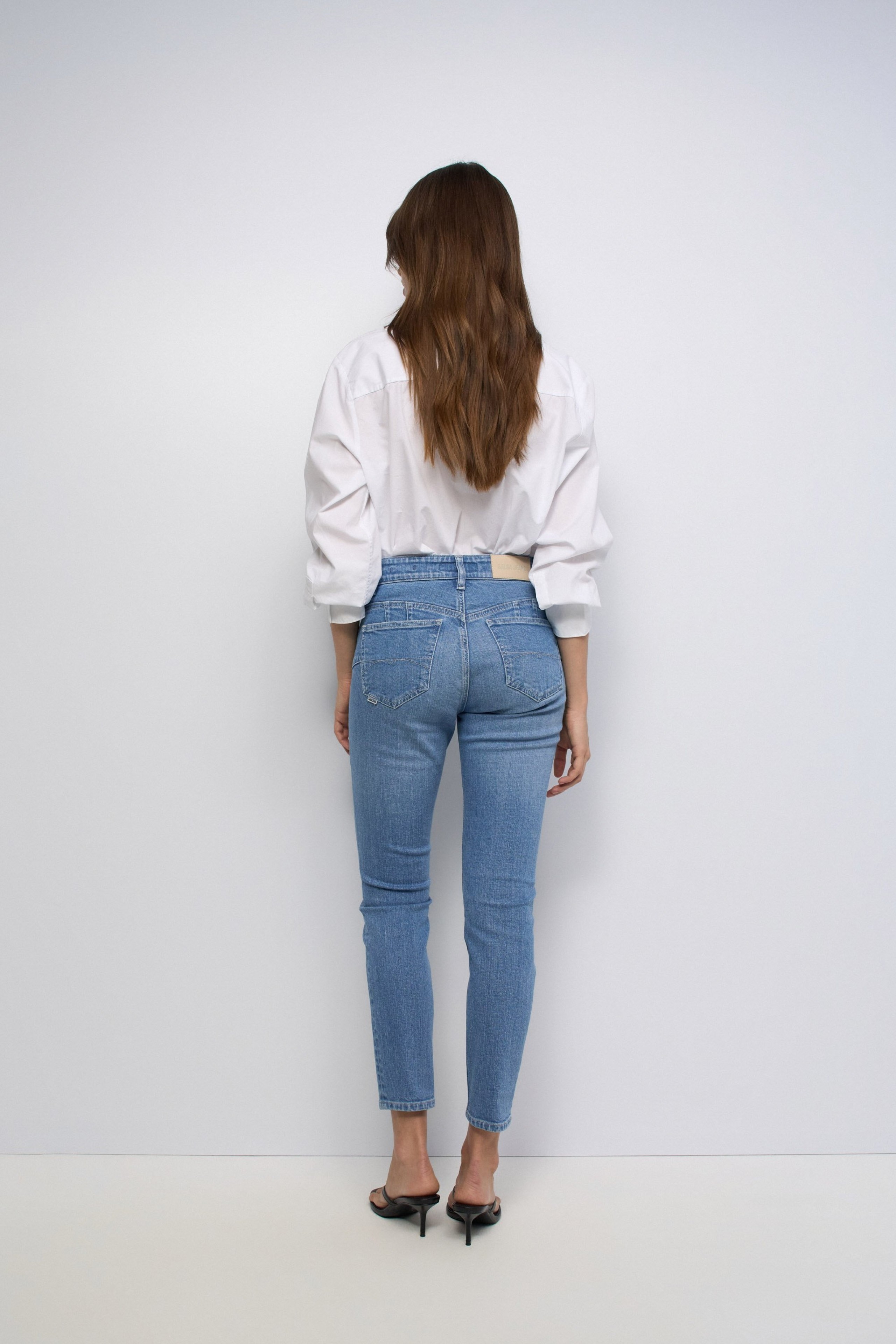 DESTINY PUSH UP CROPPED SKINNY JEANS