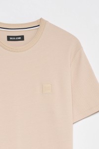T-SHIRT MET TEXTUUR