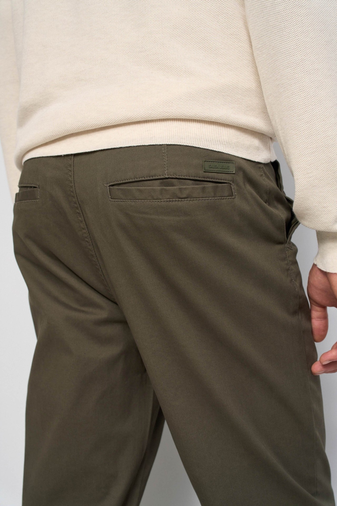CHINO CON PIERNA STRAIGHT