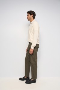 CHINO CON PIERNA STRAIGHT