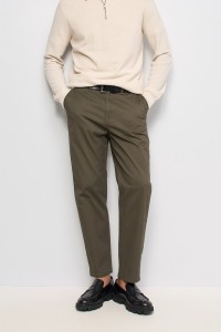 CHINO CON PIERNA STRAIGHT