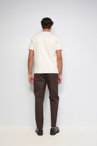 CHINO CON PIERNA STRAIGHT