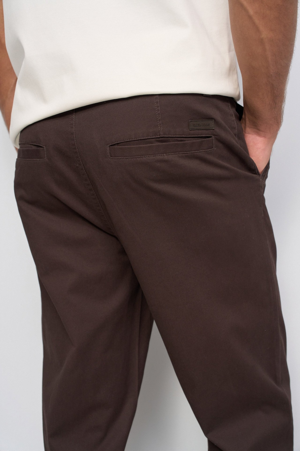 CHINO CON PIERNA STRAIGHT