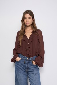 BLUSA COM FOLHOS