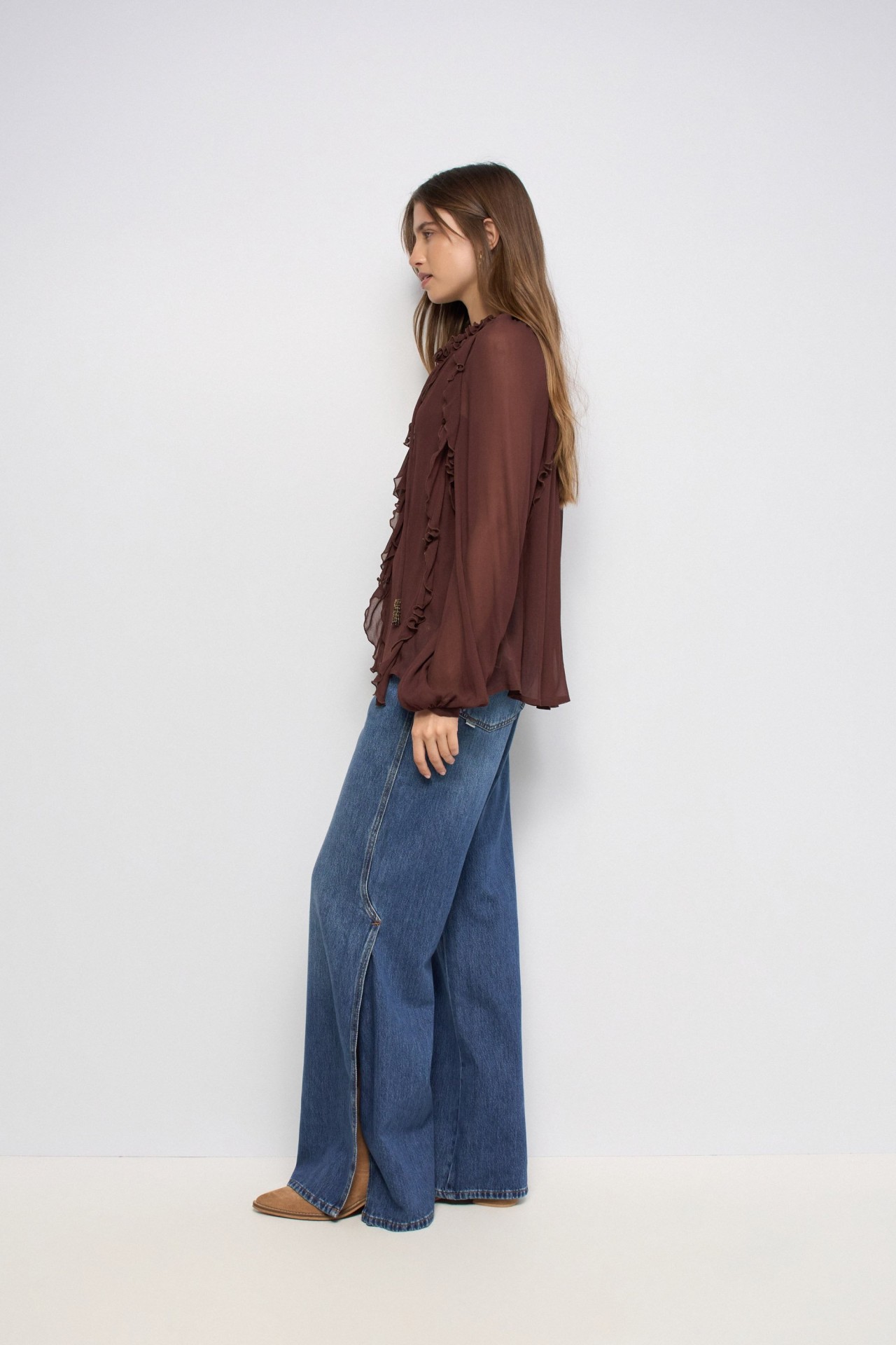 BLUSA COM FOLHOS