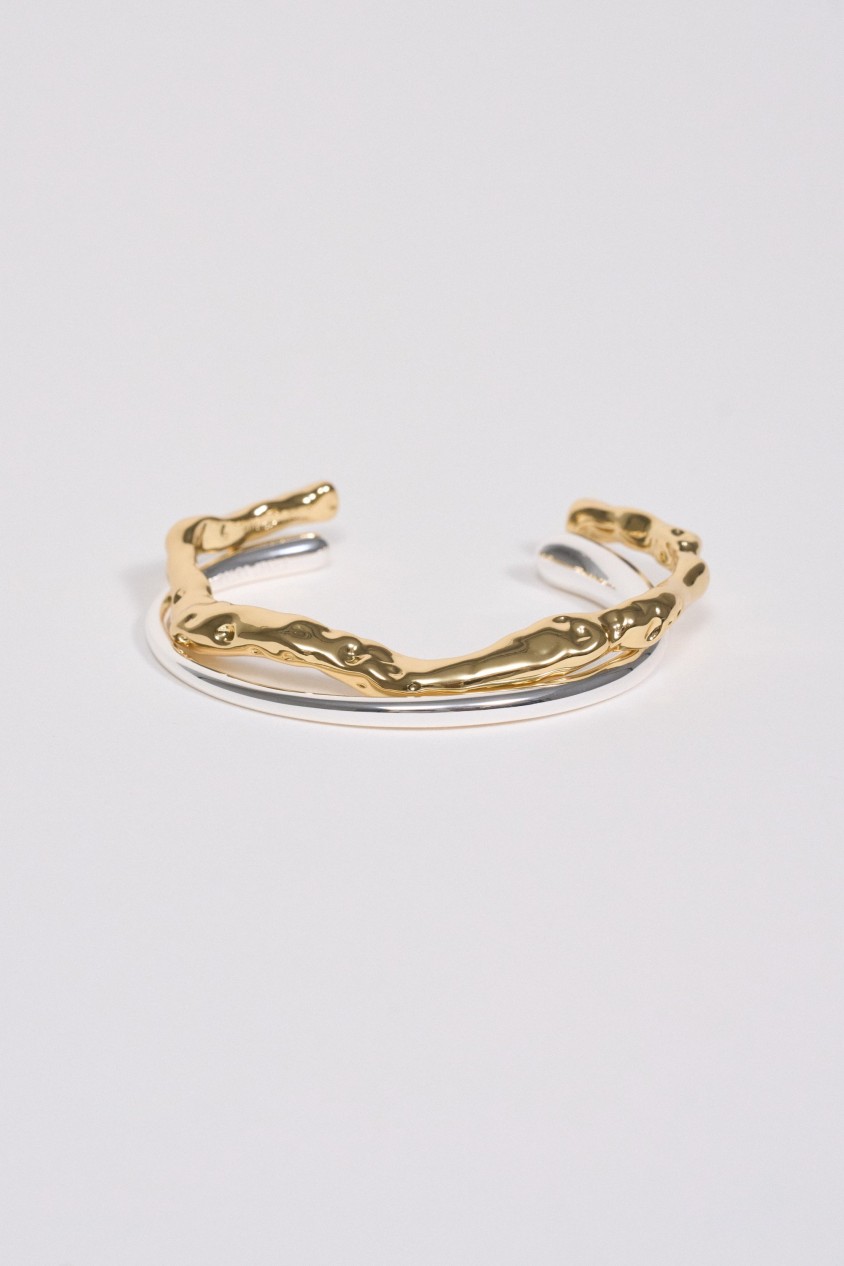 SET OF ADJUSTABLE BRACELETS