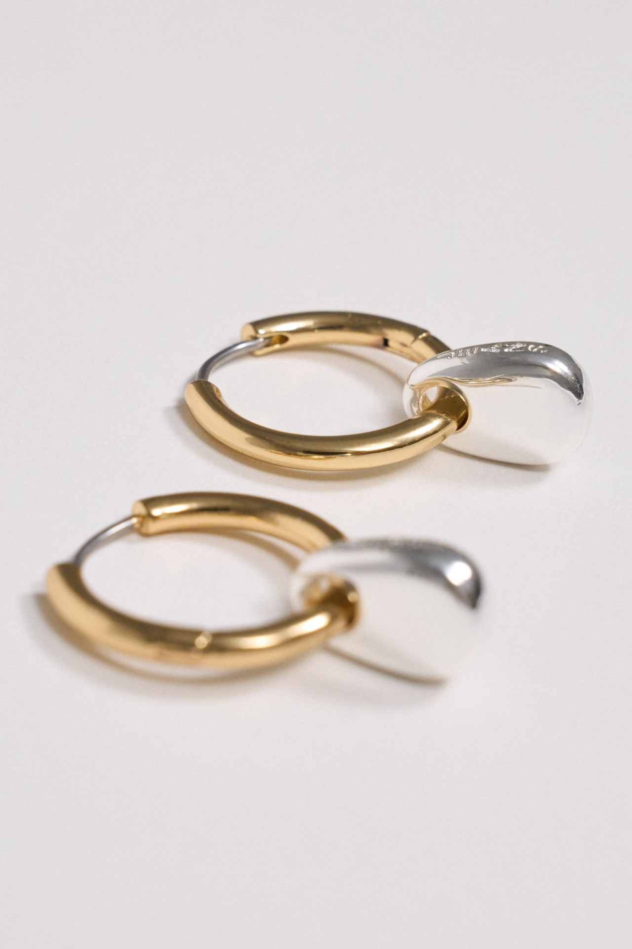 HOOP EARRINGS WITH PENDANT