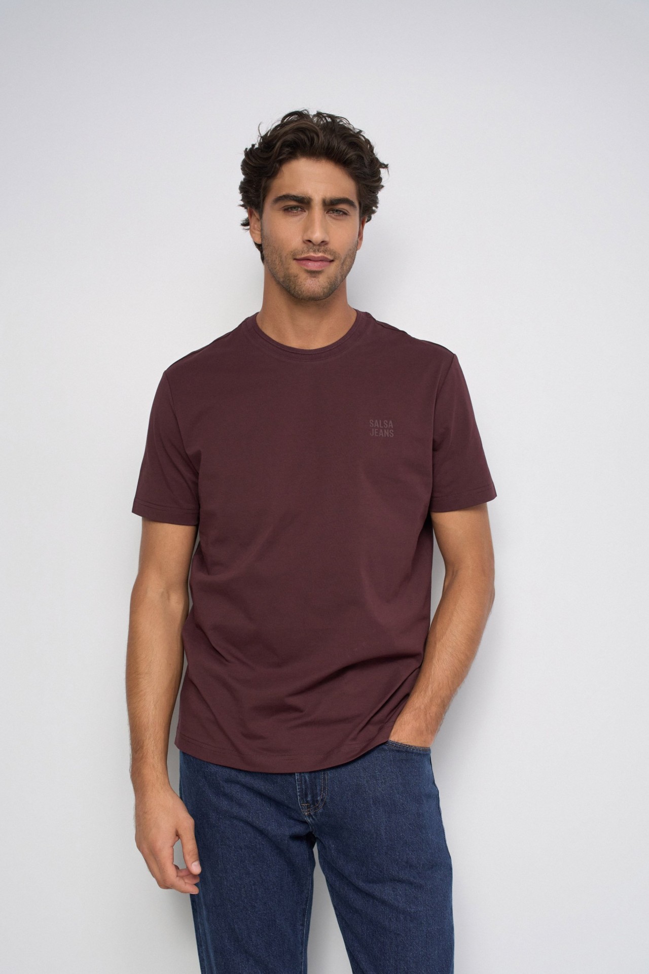 T-SHIRT COM BRANDING