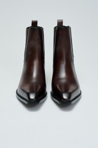 BOTAS EM PELE