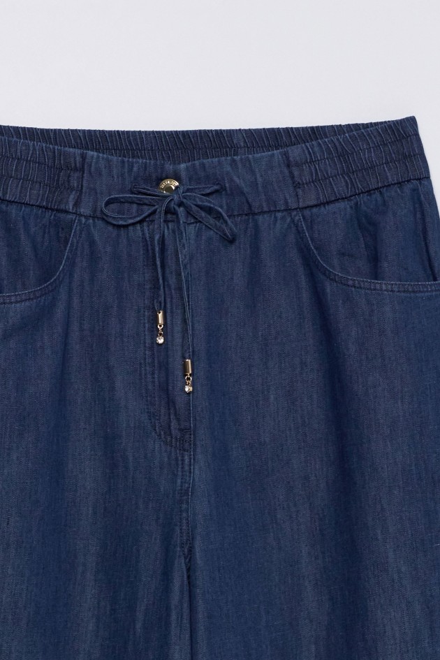 CALÇAS JOGGERS EM LIGHTDENIM COM PERNA WIDE