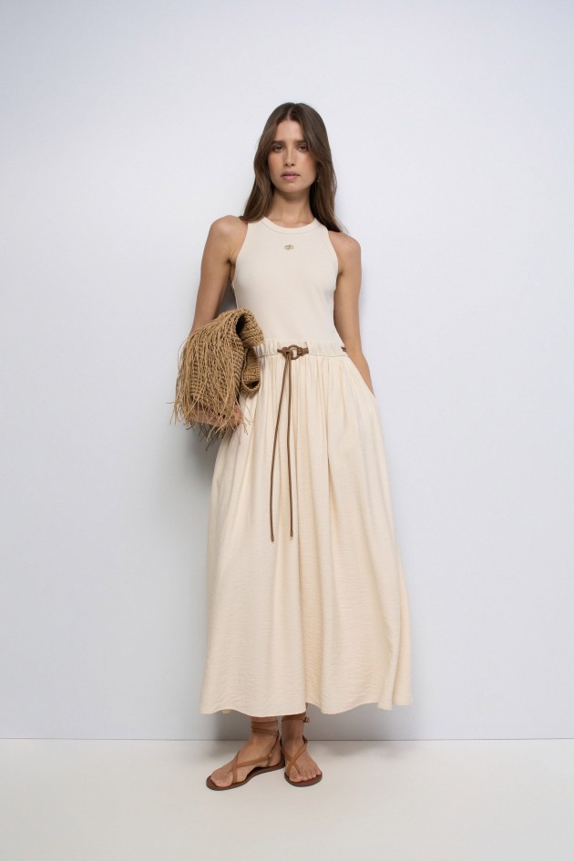 ROBE AVEC MÉLANGE DE MATIÈRES