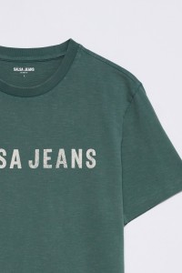 CAMISETA CON BRANDING